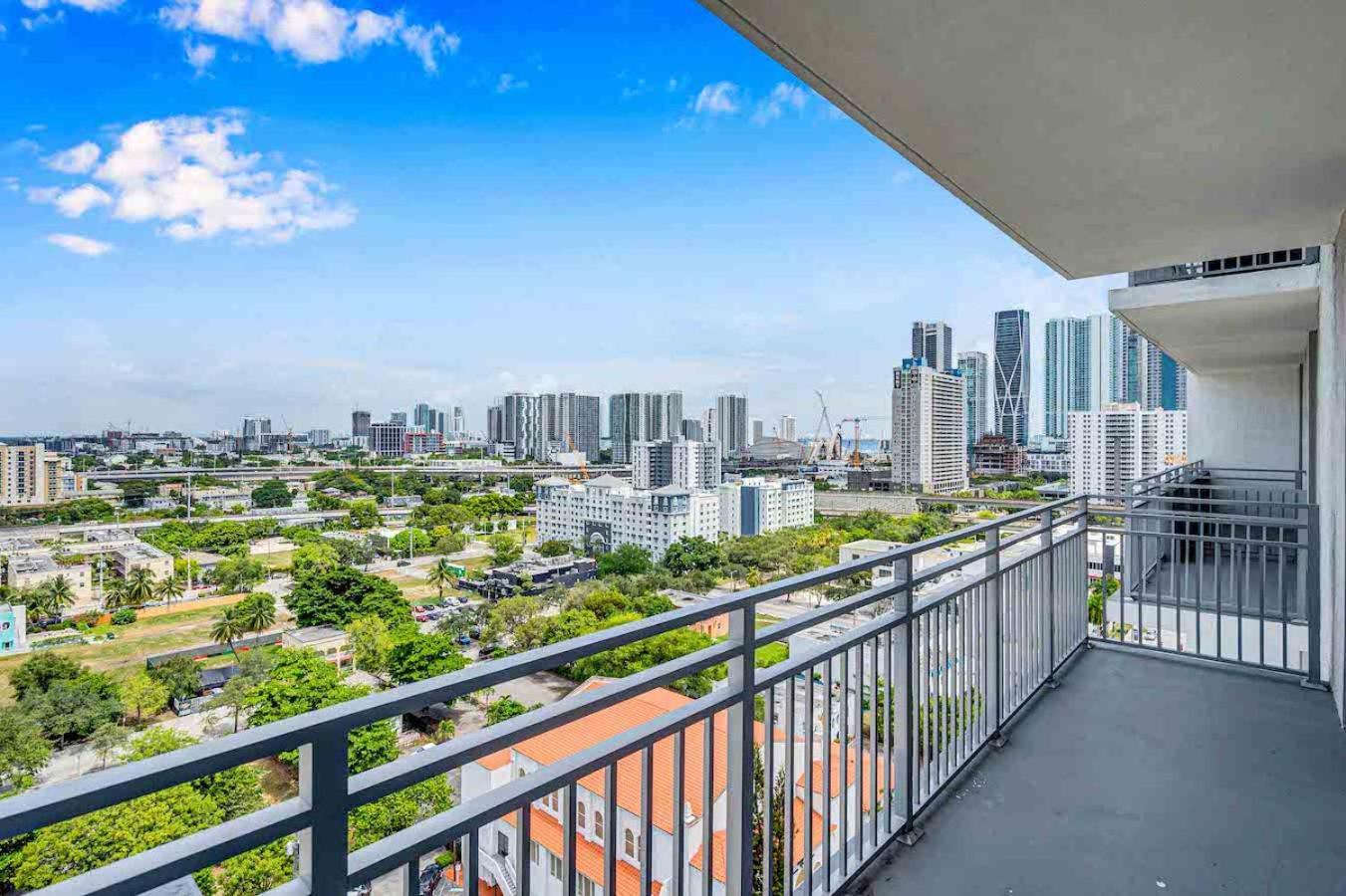 Amazing 3 Bed Unit In Dwntwn Miami With Free Parking Lägenhet Exteriör bild