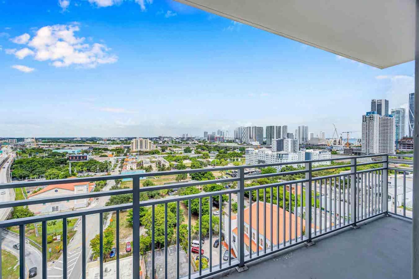 Amazing 3 Bed Unit In Dwntwn Miami With Free Parking Lägenhet Exteriör bild